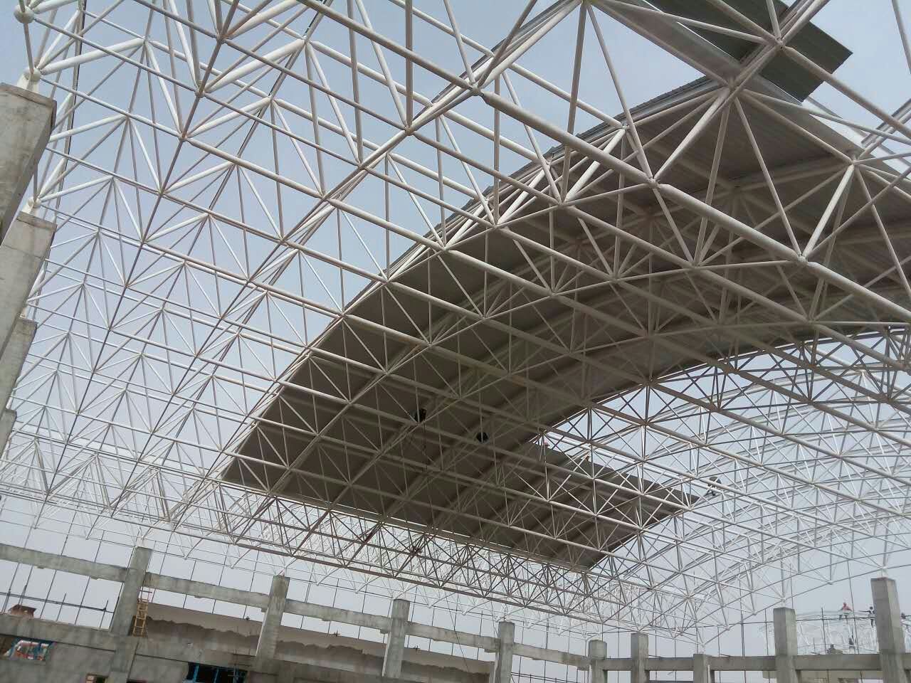 新密青岛一汽网架